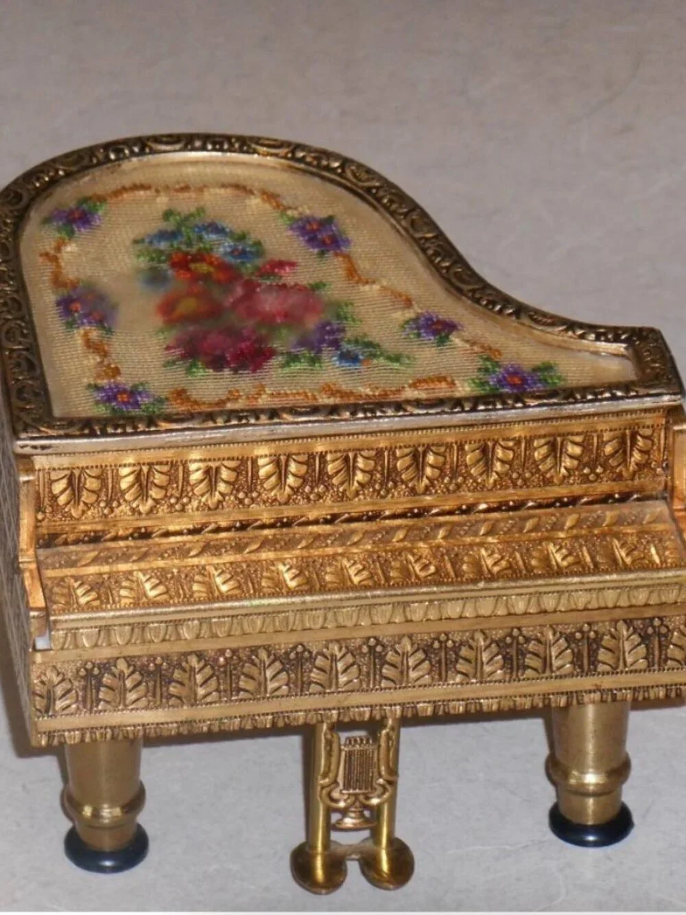 VTG Reuge Austria Ornate Gilded Brass Piano Needle Point Petite Top